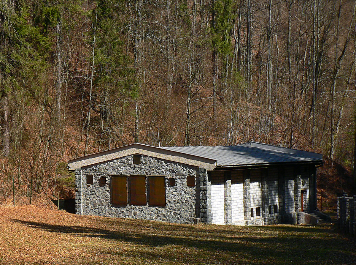 ciernou-dolinou-k-harmaneckej-jaskyni