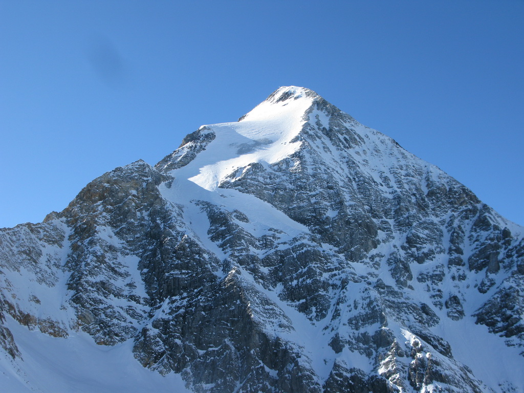suldenske-sny-gran-zebru-konigspitze-3851m-vertical-limit